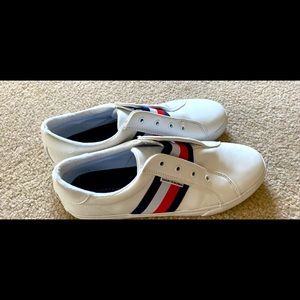 8 1/2 Tommy Hilfiger shoes